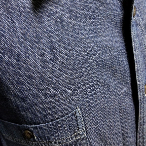⭐️4x for $20 Vintage Long Sleeve Button Up Denim-like Shirt - Picture 4 of 6